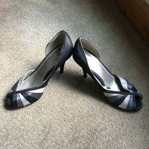Mossimo satin heeled black/gray sandal-size 8-worn once